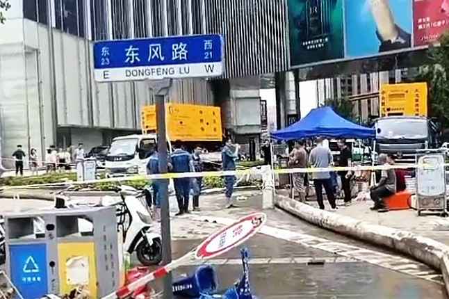 乐竞官网平台-乐竞(中国)一站式服务平台排涝突击队在排涝现场